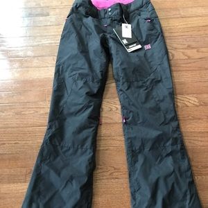 DC women snowboarding pants